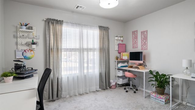 1203 W Missouri Avenue, Claremore, OK 74019