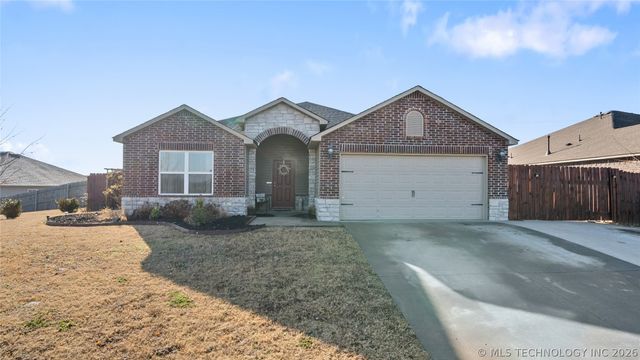 1203 W Missouri Avenue, Claremore, OK 74019