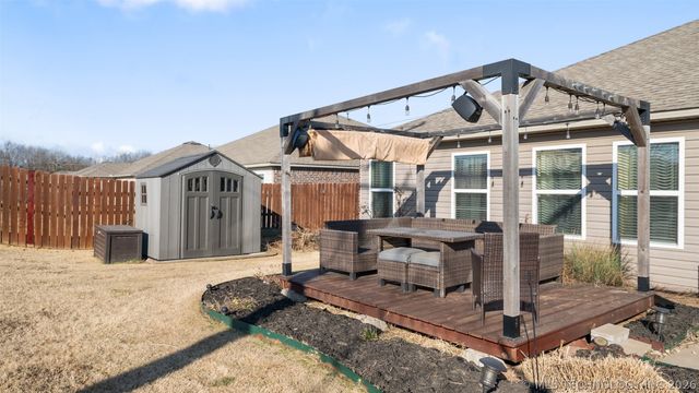 1203 W Missouri Avenue, Claremore, OK 74019