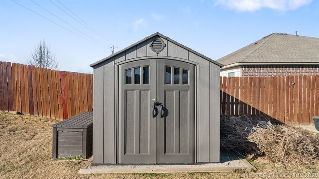 1203 W Missouri Avenue, Claremore, OK 74019