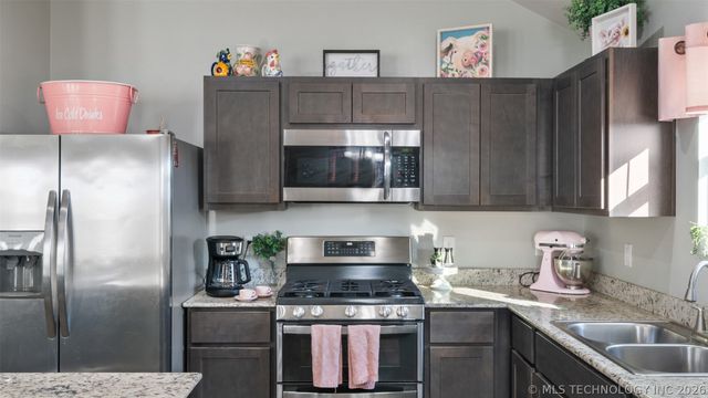 1203 W Missouri Avenue, Claremore, OK 74019