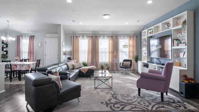 1203 W Missouri Avenue, Claremore, OK 74019