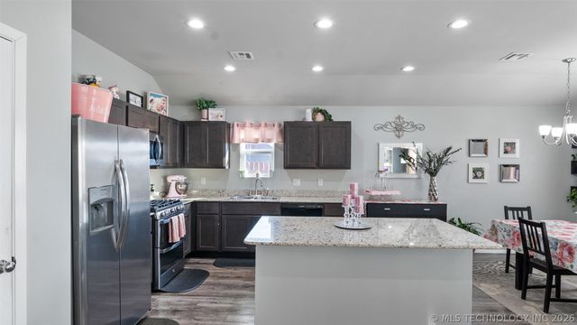 1203 W Missouri Avenue, Claremore, OK 74019