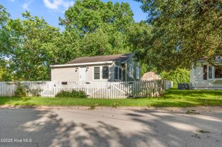 200 S Shore Drive, Jacksonville, NC 28540