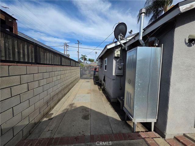 935 S Main, Pomona, CA 91766