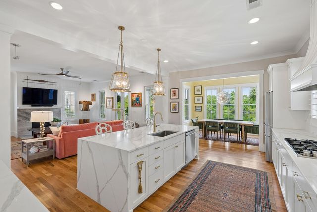 1587 Paradise Lake Drive, Mount Pleasant, SC 29464