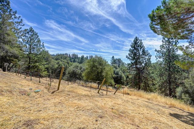 2758 sweetwater Trl, Cool, CA 95614