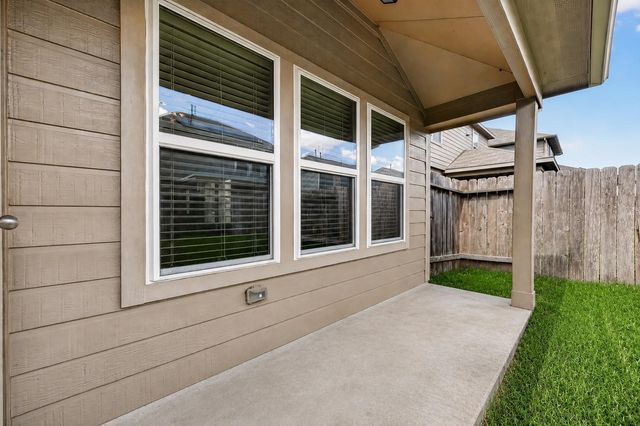 2703 Fawn Mountain Drive, Fresno, TX 77545