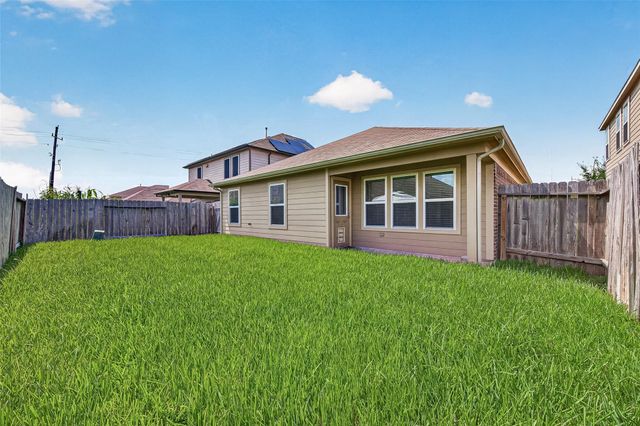 2703 Fawn Mountain Drive, Fresno, TX 77545