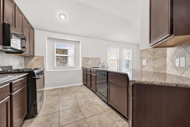 2703 Fawn Mountain Drive, Fresno, TX 77545
