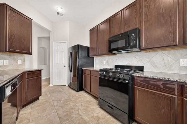 2703 Fawn Mountain Drive, Fresno, TX 77545