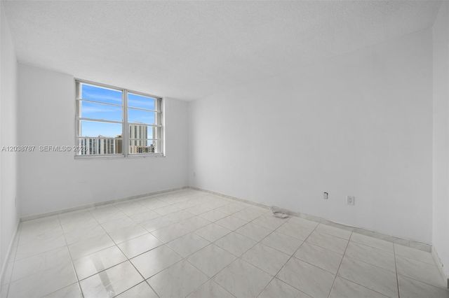 300 Bayview Drive 1711, Sunny Isles Beach, FL 33160