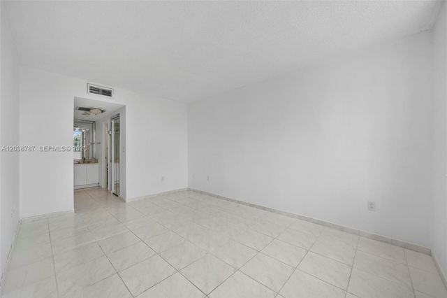 300 Bayview Drive 1711, Sunny Isles Beach, FL 33160
