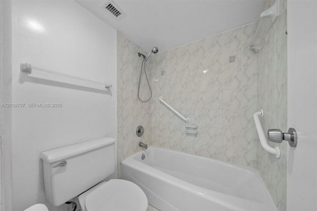 300 Bayview Drive 1711, Sunny Isles Beach, FL 33160