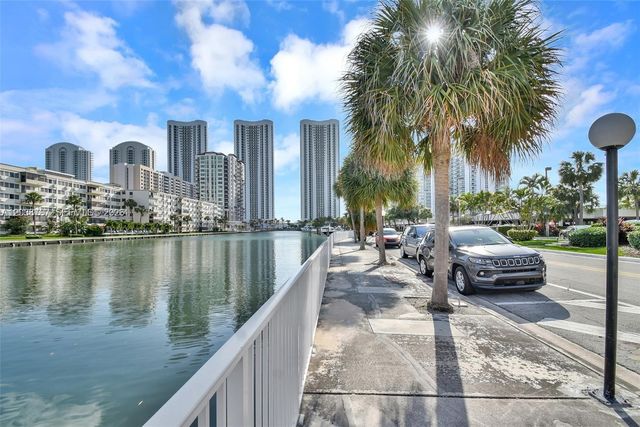 300 Bayview Drive 1711, Sunny Isles Beach, FL 33160