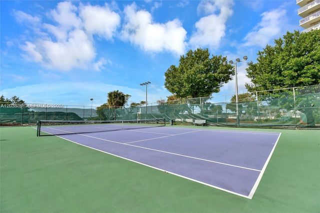 300 Bayview Drive 1711, Sunny Isles Beach, FL 33160