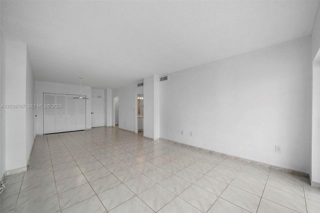 300 Bayview Drive 1711, Sunny Isles Beach, FL 33160