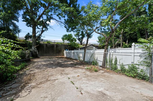 13764 Westgate Street, Springfield Gardens, NY 11413