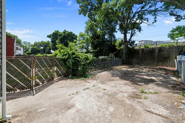 13764 Westgate Street, Springfield Gardens, NY 11413