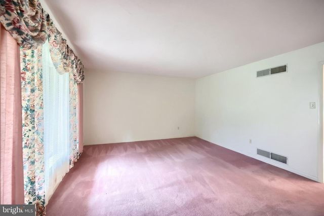 3106 KINGSTON RD, York, PA 17402