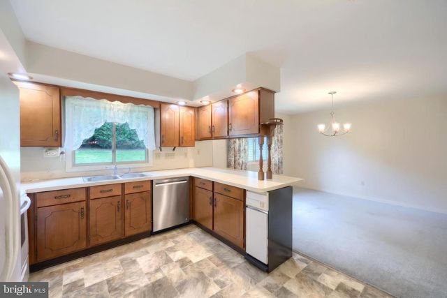 3106 KINGSTON RD, York, PA 17402