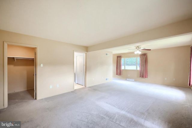 3106 KINGSTON RD, York, PA 17402