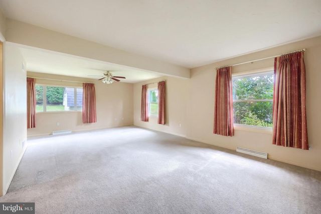 3106 KINGSTON RD, York, PA 17402