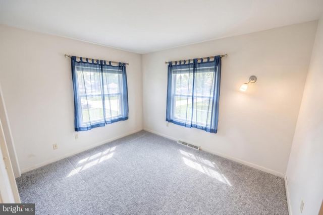 3106 KINGSTON RD, York, PA 17402