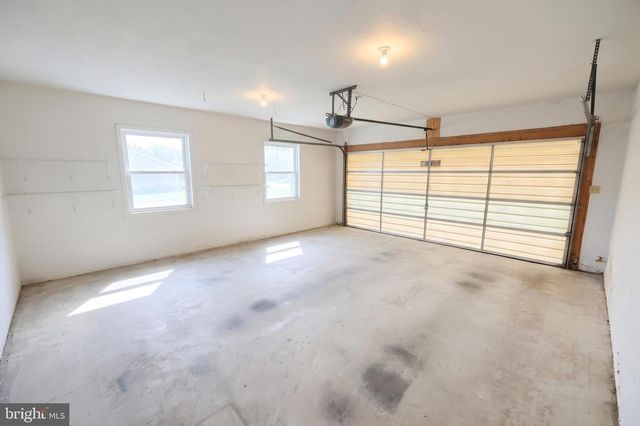 3106 KINGSTON RD, York, PA 17402
