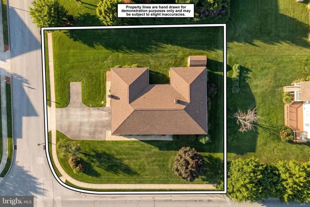 3106 KINGSTON RD, York, PA 17402