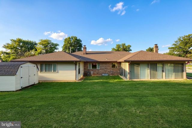 3106 KINGSTON RD, York, PA 17402
