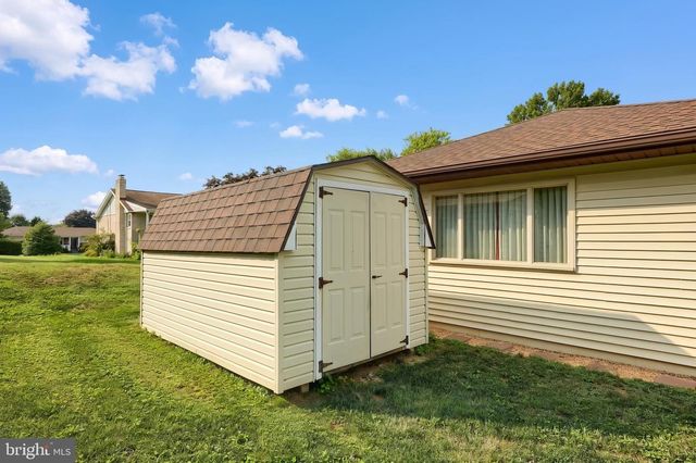 3106 KINGSTON RD, York, PA 17402