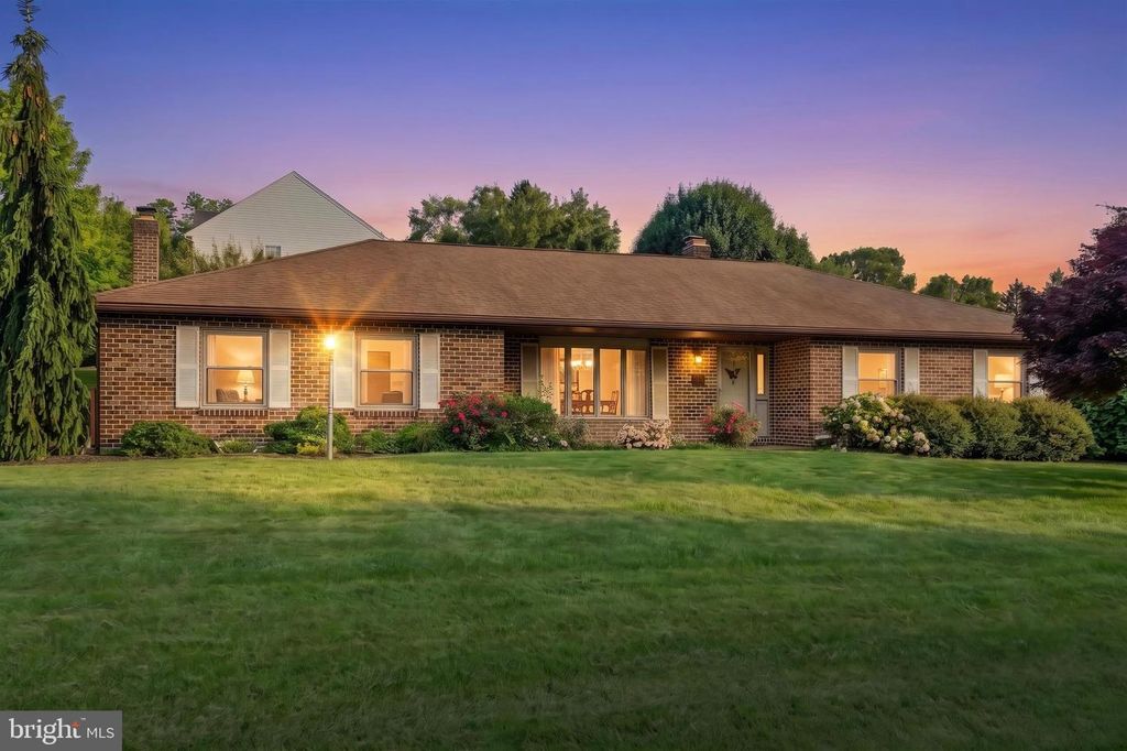 3106 KINGSTON RD, York, PA 17402