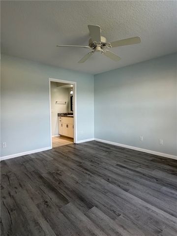 30 Plantation Drive 101, Vero Beach, FL 32966
