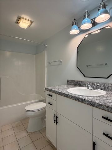 30 Plantation Drive 101, Vero Beach, FL 32966