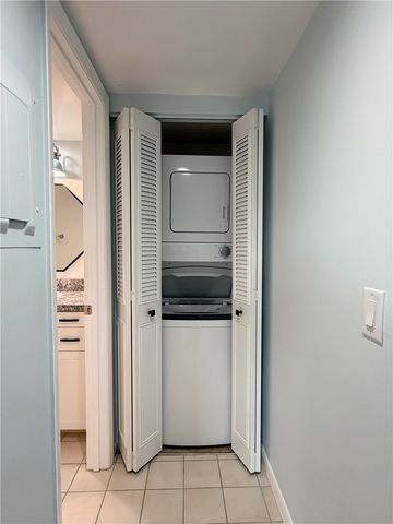 30 Plantation Drive 101, Vero Beach, FL 32966
