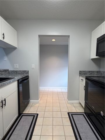 30 Plantation Drive 101, Vero Beach, FL 32966