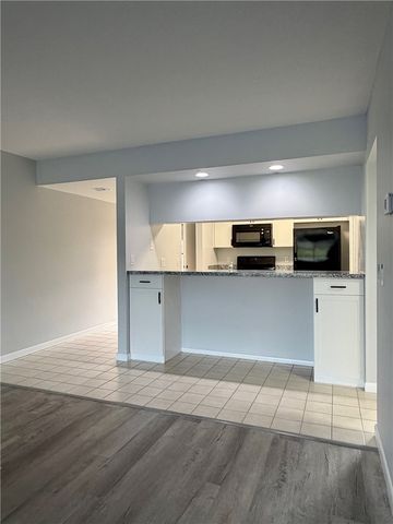 30 Plantation Drive 101, Vero Beach, FL 32966
