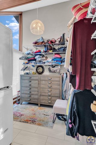 2720 SW College AVE, Topeka, KS 66611