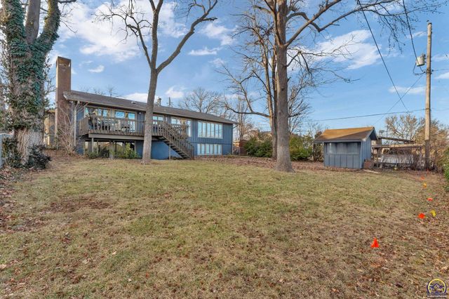 2720 SW College AVE, Topeka, KS 66611