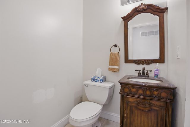 16 Grassmere Street, Lakewood, NJ 08701