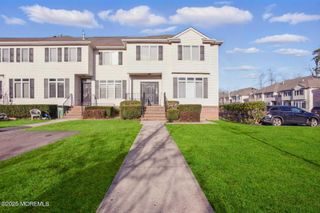 16 Grassmere Street, Lakewood, NJ 08701