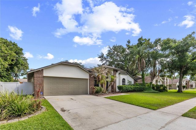 2315 EAGLE BLUFF DRIVE, Valrico, FL 33596
