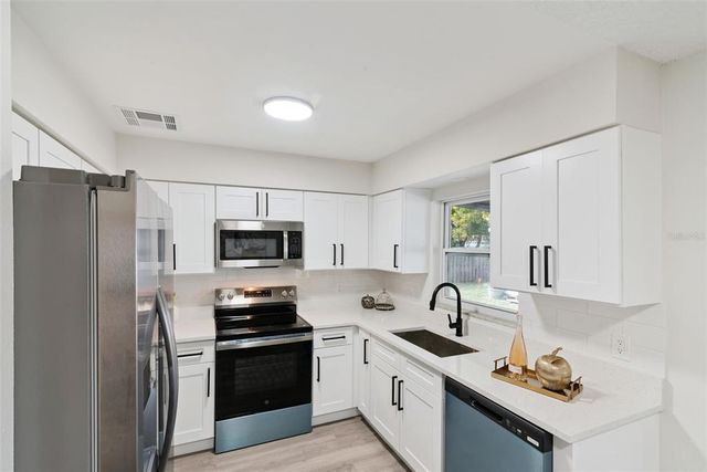 5843 HUTTON DRIVE, Orlando, FL 32808