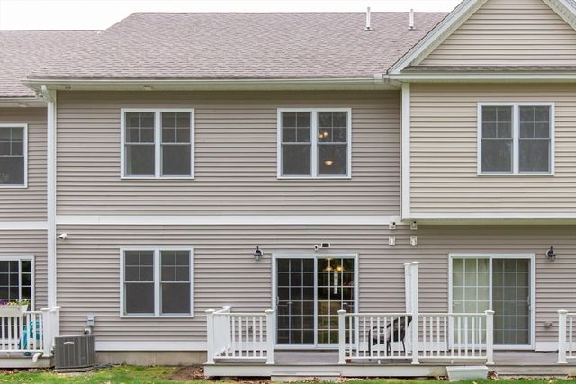 89 Woodview Way 89, Manchester, NH 03102