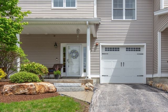 89 Woodview Way 89, Manchester, NH 03102