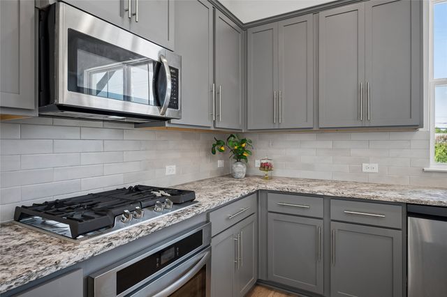 800 Comal Drive, Plano, TX 75075