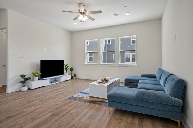 800 Comal Drive, Plano, TX 75075