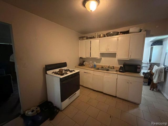 18700 Tireman Street, Detroit, MI 48228