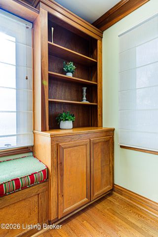 601 Oak Branch Rd, Louisville, KY 40245